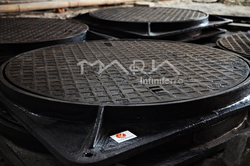 manhole cover D1000